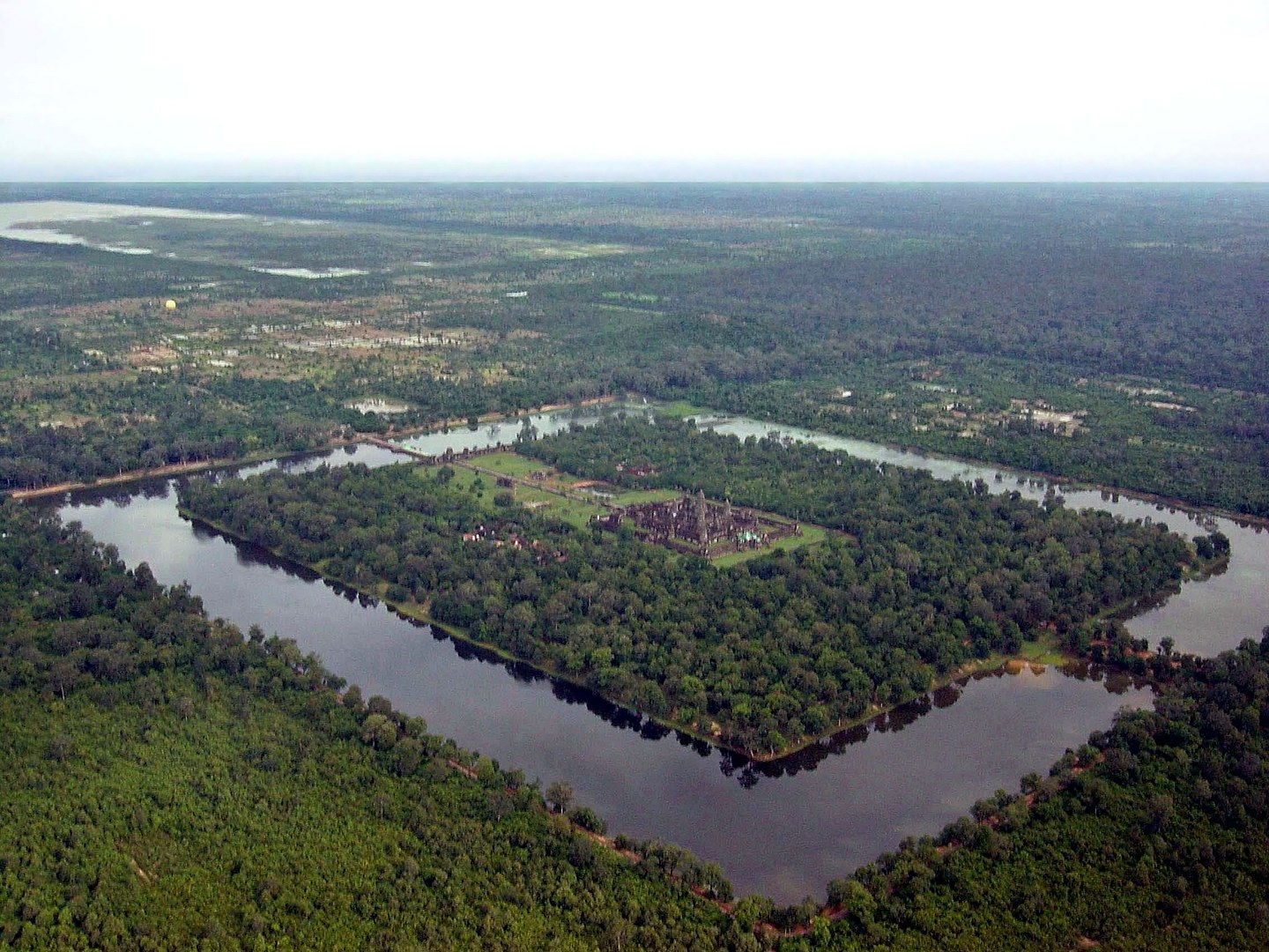 By Charles J Sharp - Taken from helicopter flying over Angkor Wat, CC BY 2.5-Angkor-Wat-from-the-air